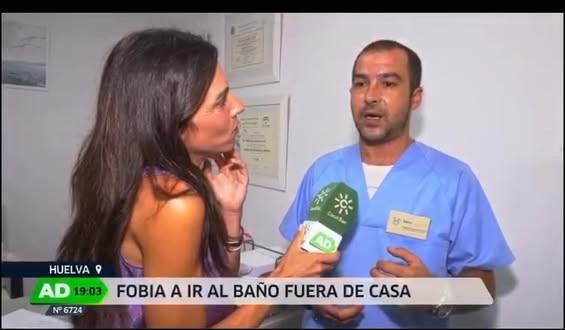 Enrique Balbontín entrevistado por Andalucía Directo en su consulta de Huelva